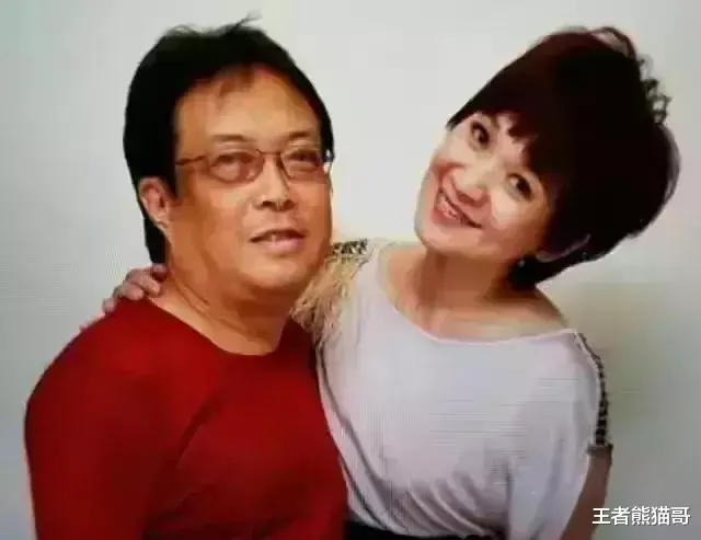 典韦|2018年,柯以敏在整理丈夫遗物时,才发现丈夫在暗中长期养着情人