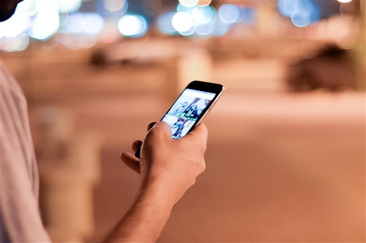 苹果|数码产品不仅伤眼还会加速衰老?