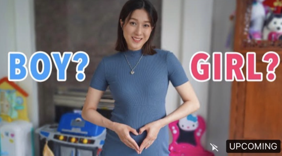 钟嘉欣|钟嘉欣晒泳衣照,挺超大孕肚身材依然傲人,胡定欣陈敏之留言赞美