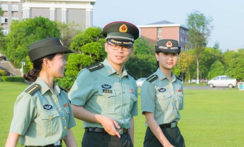 金柚网|铁饭碗不吃香了吗?军队文职招聘“遇冷”,薪资可观还是招不满!