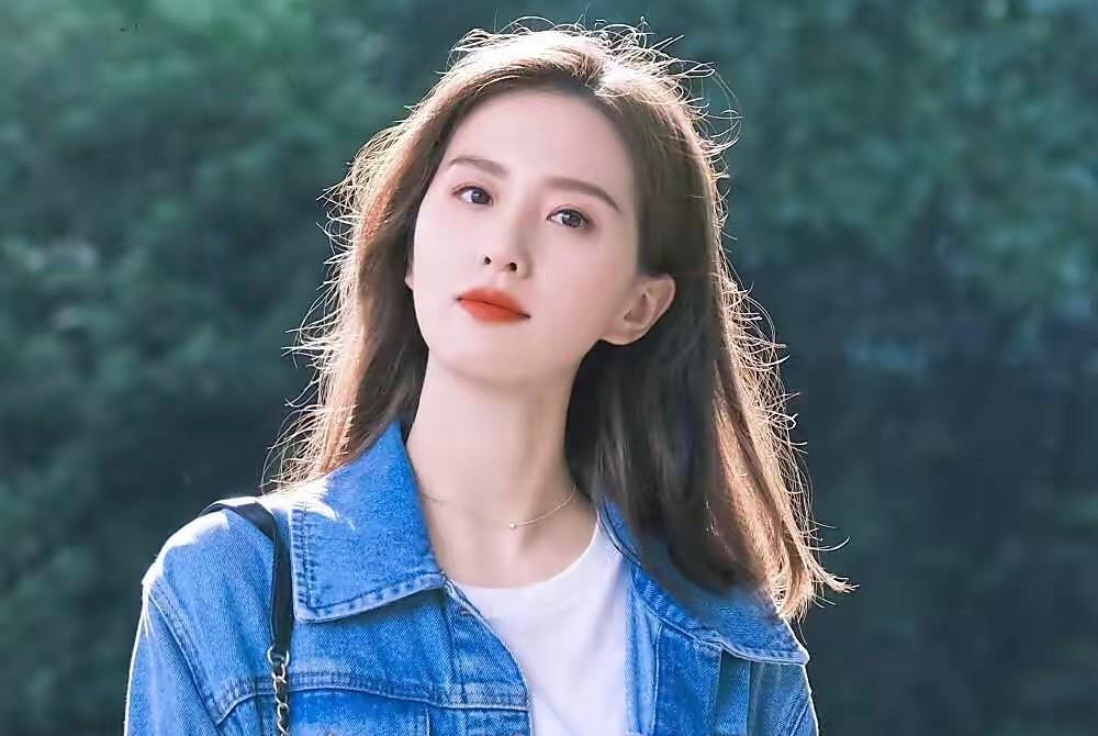 赵丽颖|85花近况尴尬？赵丽颖转型难，刘诗诗演技被嘲，唐嫣2年未拍戏