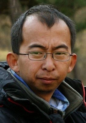 巨兴茂|他是娱乐圈“知名丑星”，绰号小老鼠，如今身价过亿娶美女老婆