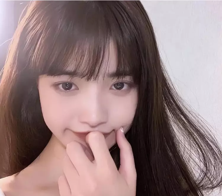 裙装|“漂亮的女人不可靠”，女生找工作被拒，一句话怼得HR哑口无言