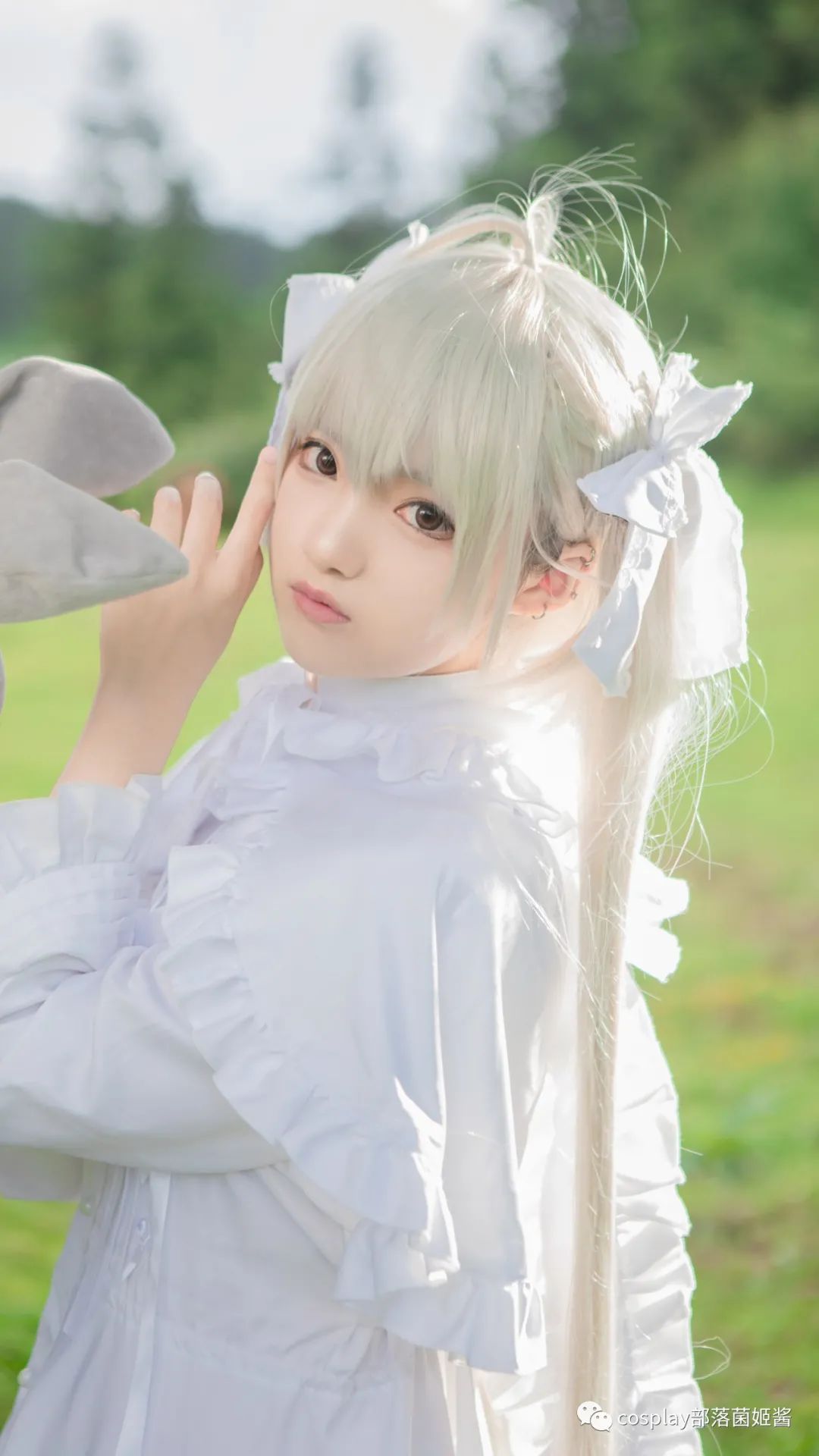 |cos：山间雪发精灵穹妹cos正片@中村迟