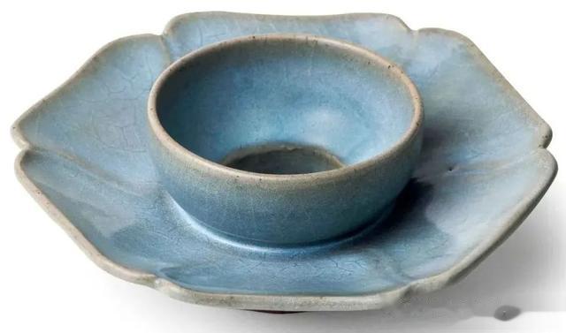 翡翠|贾宝国一真一假说瓷器(X143-仿钧窑带斑茶托)