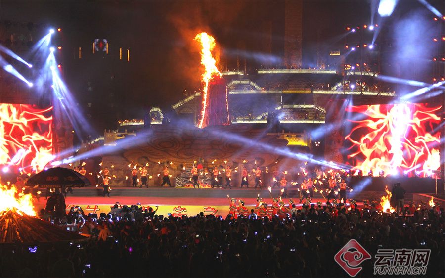 荷花|早安云南｜以火之名的狂欢开启盛夏的激情