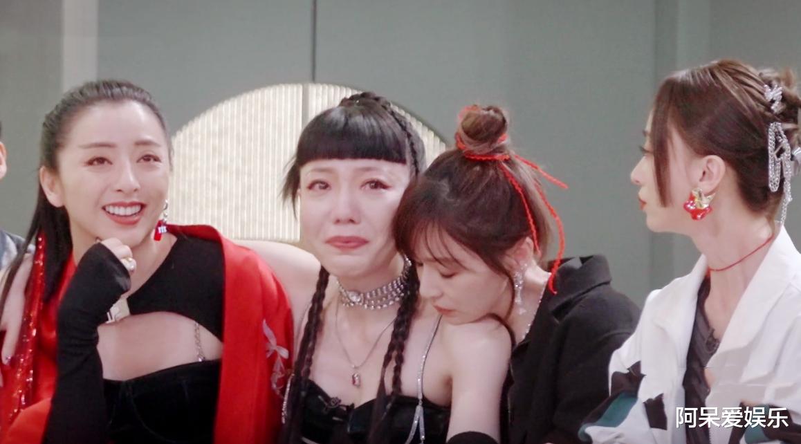 那英|王心凌队友被淘汰,源于那英的两次“失误”,原本应该离开的是她