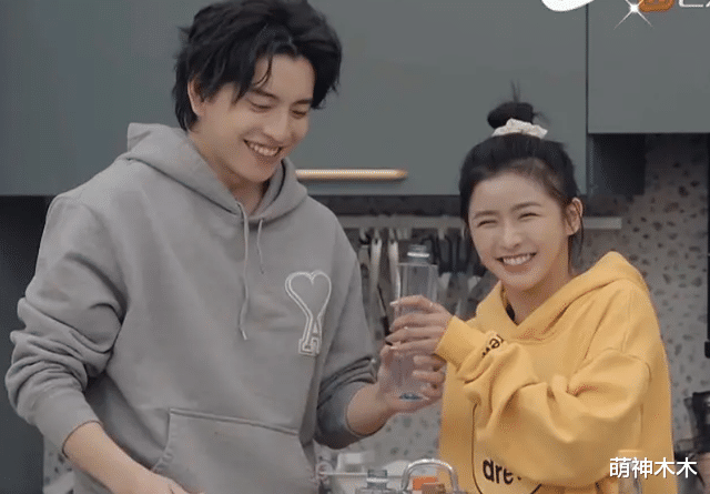 宋仲基|王大陆蔡卓宜官宣恋情!公开情侣身份秀恩爱,女方曾有一段婚史