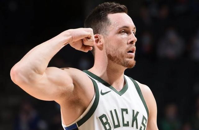 轰37+7+6！字母哥打爆格兰特！单场17分8篮板，雄鹿真不该交易他