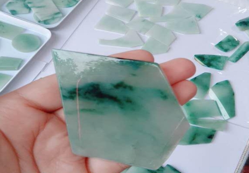 翡翠|翡翠龙虾的寓意，翡翠高货的意境美!