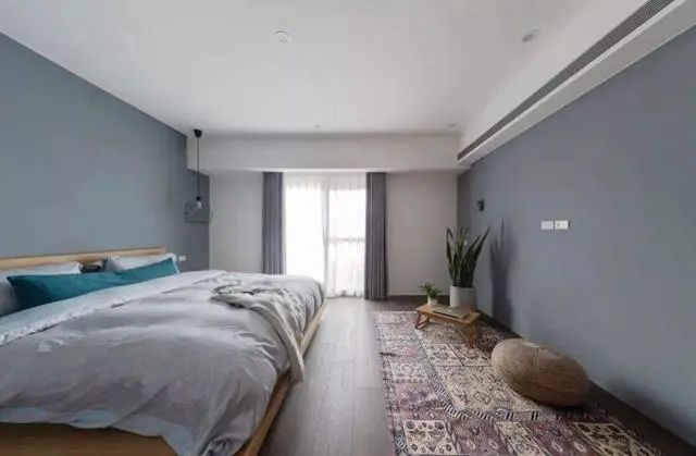 越来越多人卧室不买床了，今年流行这样设计，既舒适又美观