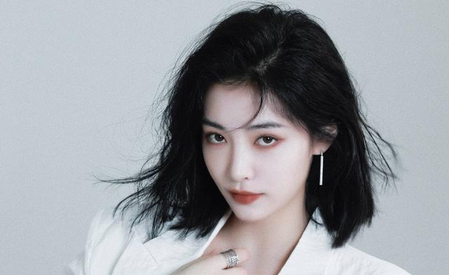 乔欣|女星七夕营业照：宋茜走可爱路线，乔欣被指撞脸白鹿，周洁琼太美