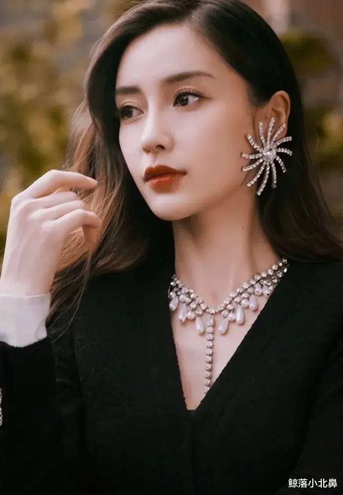 娱乐圈|娱乐圈公认的花瓶,靠颜值闯出一片天地