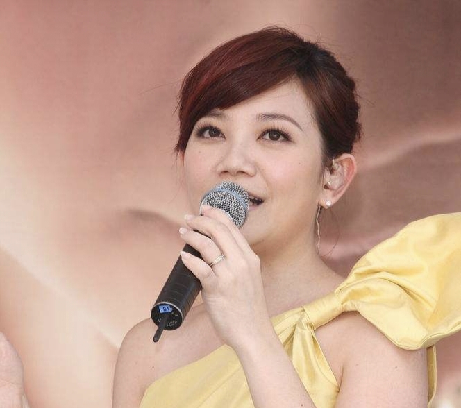 李健|网传好声音导师开场曲目,李荣浩演唱梁静茹的歌,刘德华没到现场