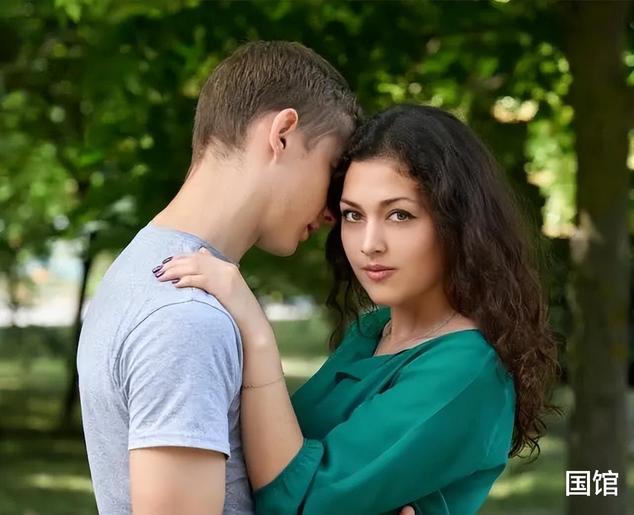 草原|一次旅行后,58岁的她,凭什么敢跟丈夫离婚?