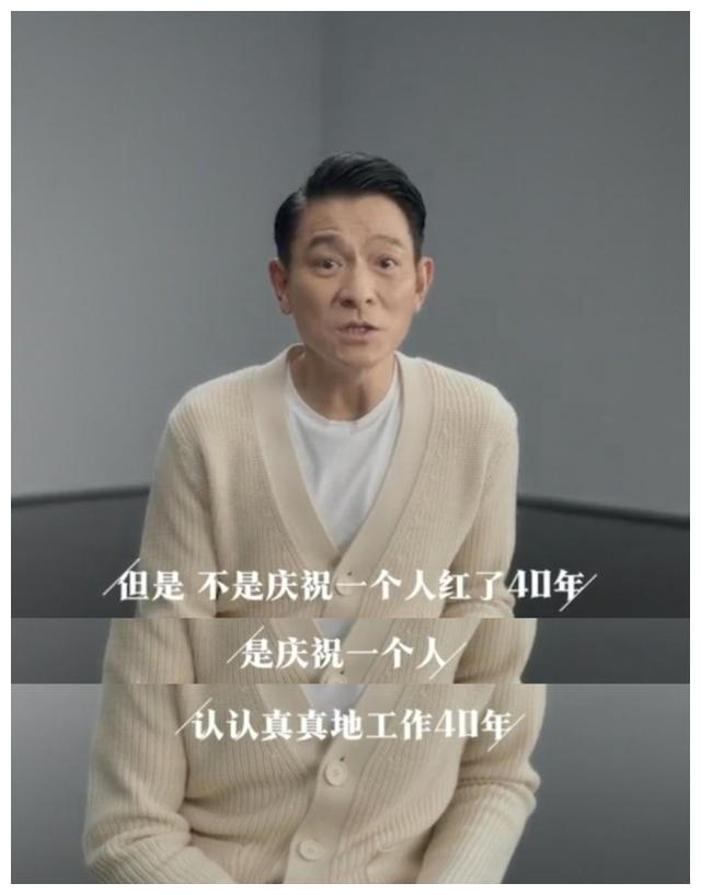 刘德华|刘德华拍戏遭围观!现场双手合十向粉丝致谢,粉丝全程尖叫太疯狂