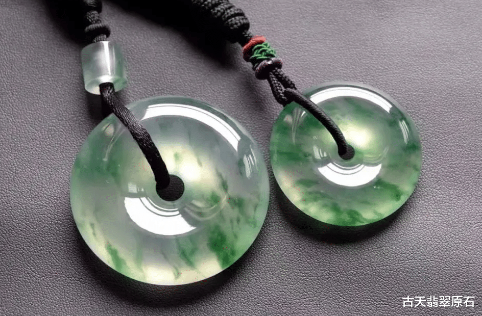 博物馆|“上蜡”和“浸蜡”仅一字之差，做出来的翡翠却真假大不同！可别搞混了