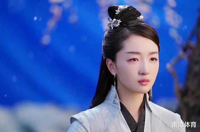 周冬雨|颜值不够就别硬演第一美人！12位过度自信的女星，个个翻车