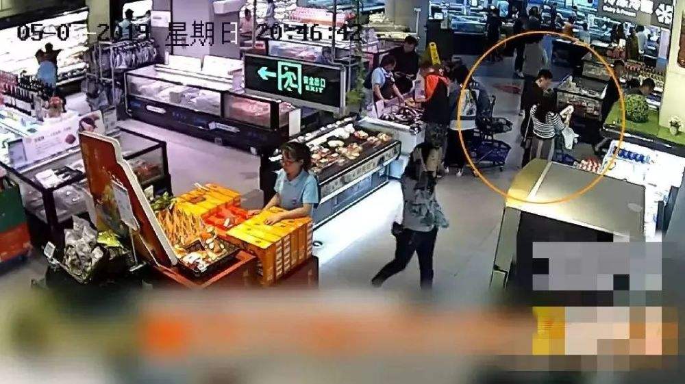 顾客漏扫一块猪肉被超市罚2万元,一个超市,哪来的权力能罚款?