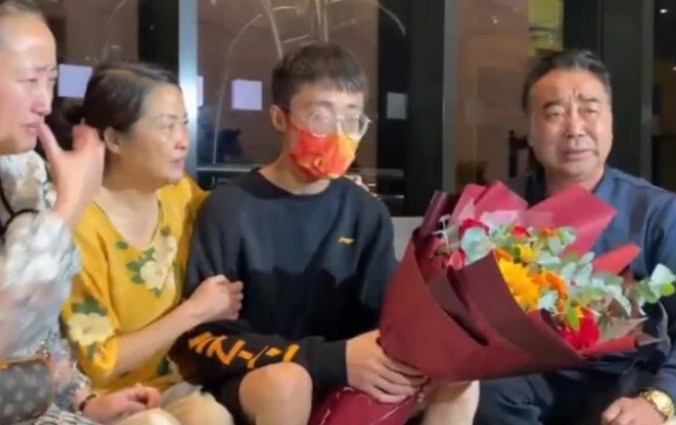 豪门明星|被拐25年梅志强认亲成功,众多寻子家长寻求曝光,曝买家身价上亿