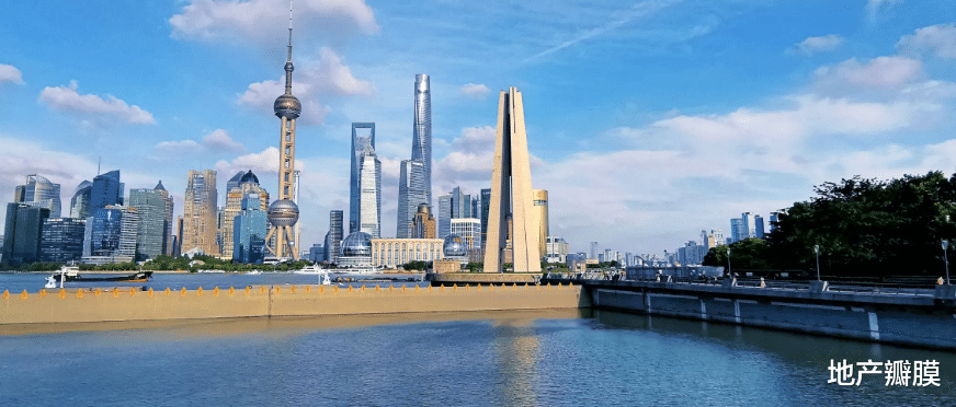 地产人速写96：大妈出家裸捐五百万，女儿贷款上学给我们的启示