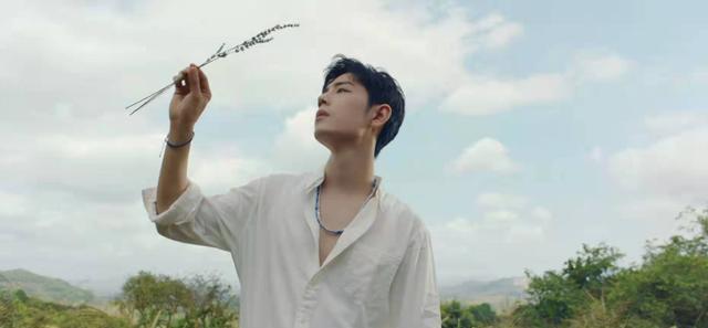 迪丽热巴|群星为高三学子加油：肖战录视频显诚意，热巴晒火锅图送鸿运