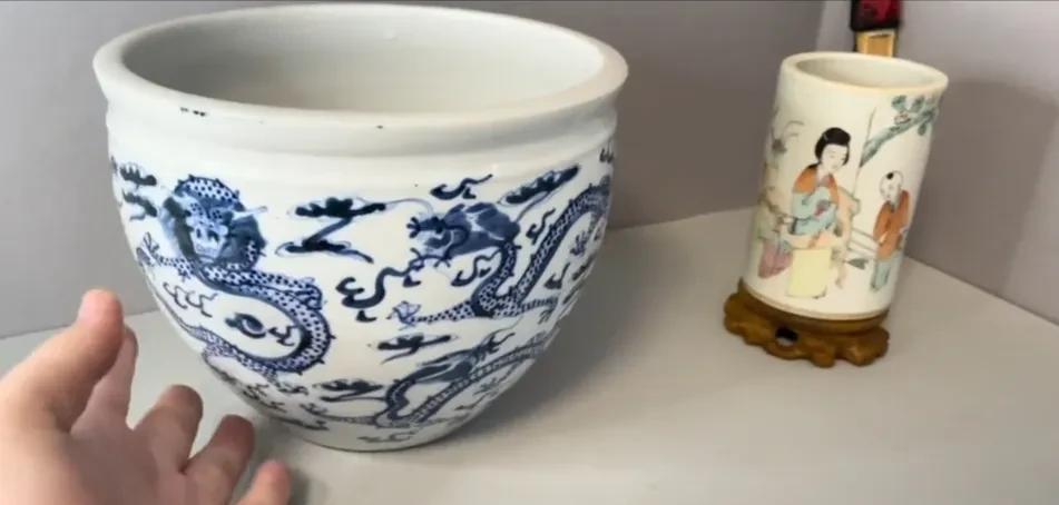 大爷拿出传家宝,小哥看后很心动花30000块收下