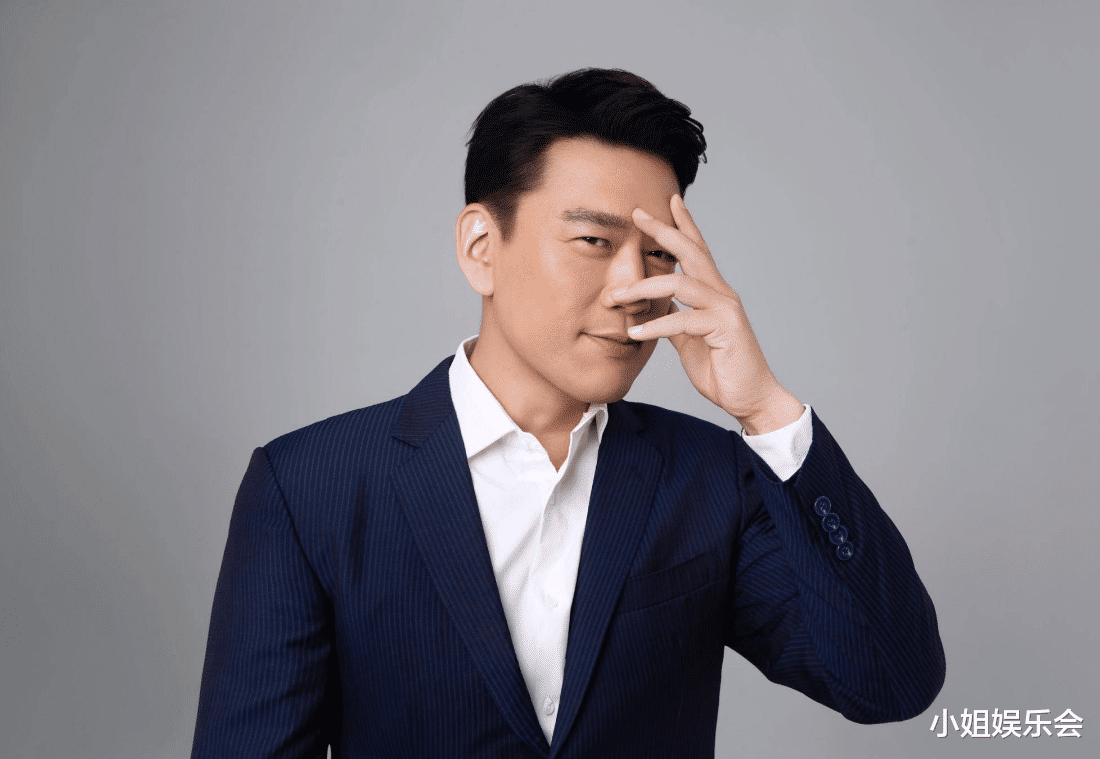 唐艺昕|为饰演马化腾花20万配眼镜,拿30万定制西装,为了拍戏王耀庆到底有多敬业