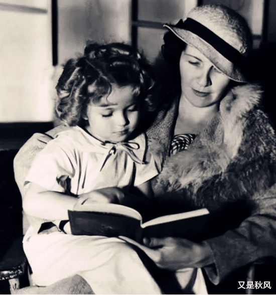 孔雪儿|秀兰邓波尔：她是天才童星，3岁出道即巅峰却是母亲敛财的牺牲品