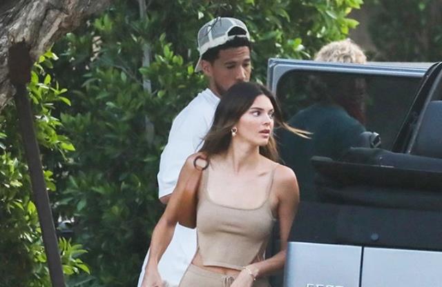 芋头 詹娜最新超模大片！短发亮相英气十足，年收入超2亿比布克还挣钱