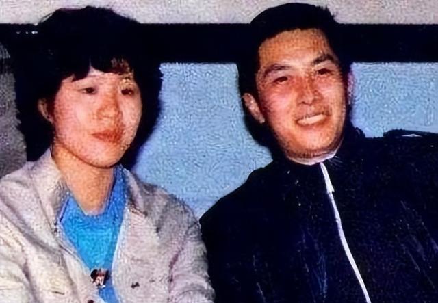 唐国强|老戏骨唐国强，原配妻子自杀身亡，丢下女儿和继母生活至今