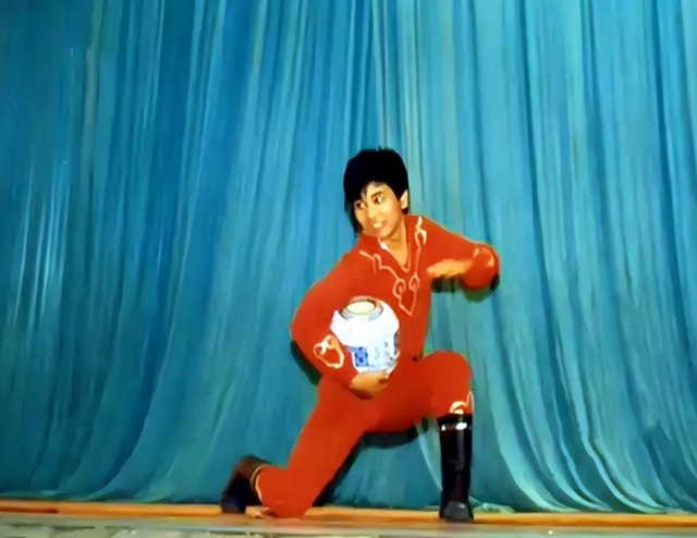 歌手沙宝亮:与初恋妻子离婚后,再婚娶小16岁女友却不被看好 - 娱乐