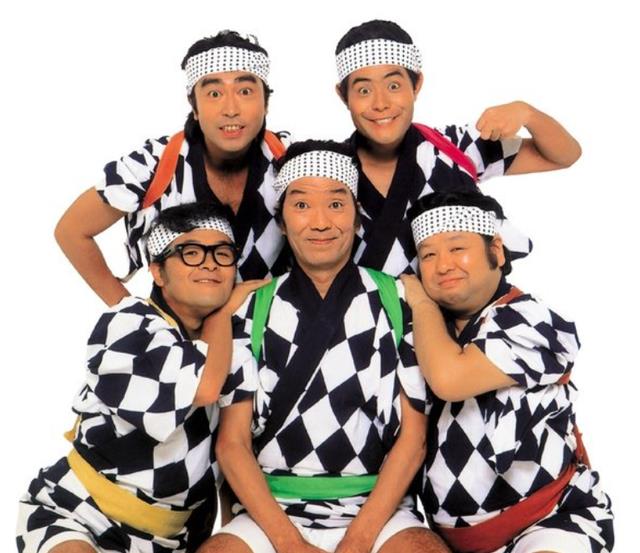 喜剧演员仲本工事车祸去世享年81岁,事发前正与小27年妻子闹离婚