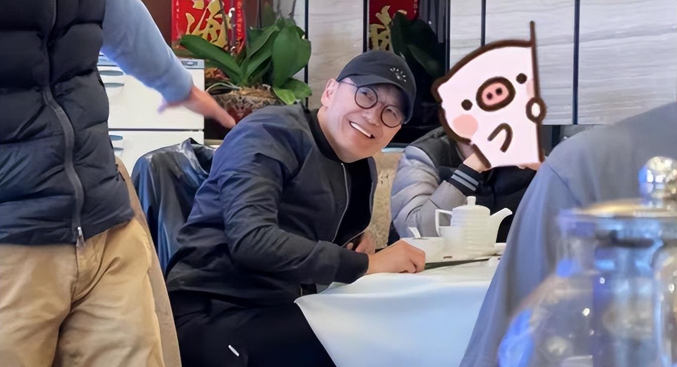 苗侨伟|63岁苗侨伟移居加拿大，被曝在当地开餐厅，外形不修边幅变化大