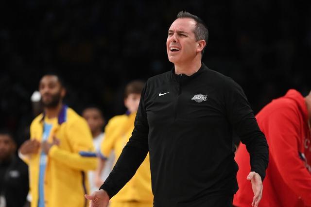 快船队|今日NBA：詹皇领跑得分榜，快船狂轰153分，保罗一数据历史第四