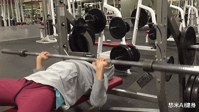 胸肌|卧推多少公斤才算入门？