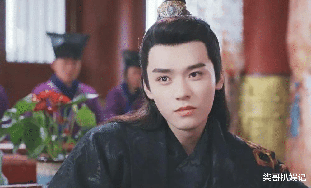 王一博|初见一般,越看越帅气,这5位男星,换造型堪比“整容”,差距大