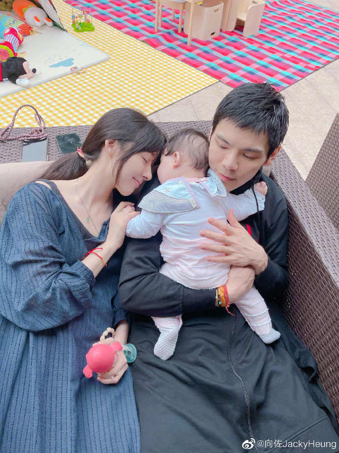 郭碧婷|三年抱俩!郭碧婷二胎孕肚罕曝光,陈岚为孙儿提前备好大礼