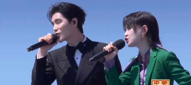 央视|央视五一晚会4人主持团抢眼,文体明星带热度,芒果元素闪耀舞台