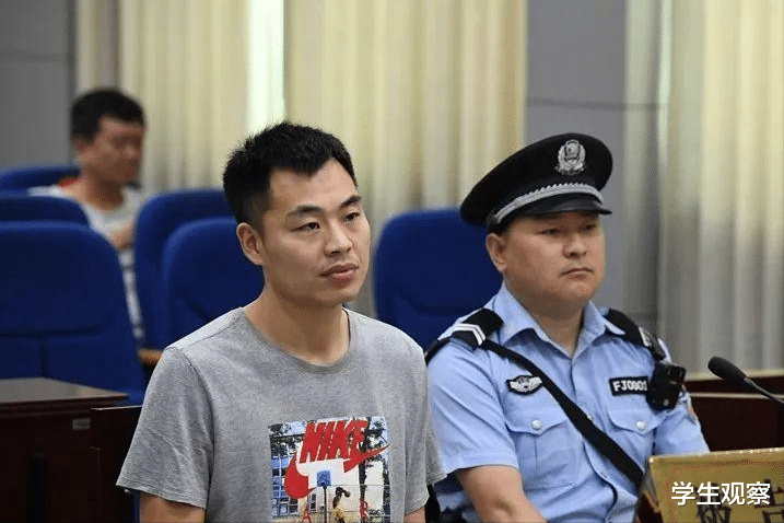 河南小伙当街打老师,连扇大嘴巴子,直言:你也配当老师