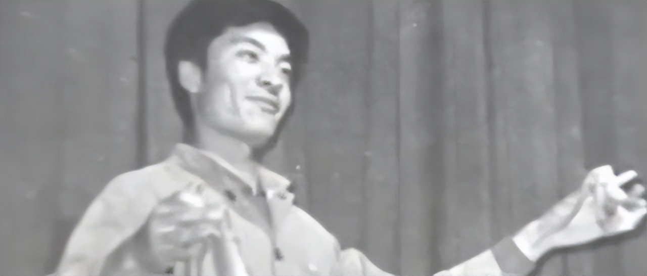 刘威|“老来得子”的实力派窘况：65岁依旧拼命拍戏，不敢老去