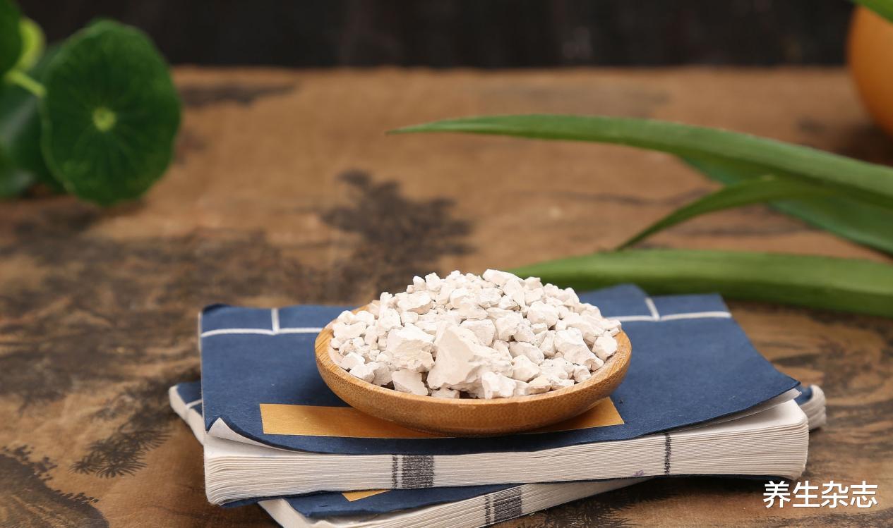 肝炎|为何痛风患者逐渐增多?医生:3种食物或“喂养”尿酸,提醒父母别吃