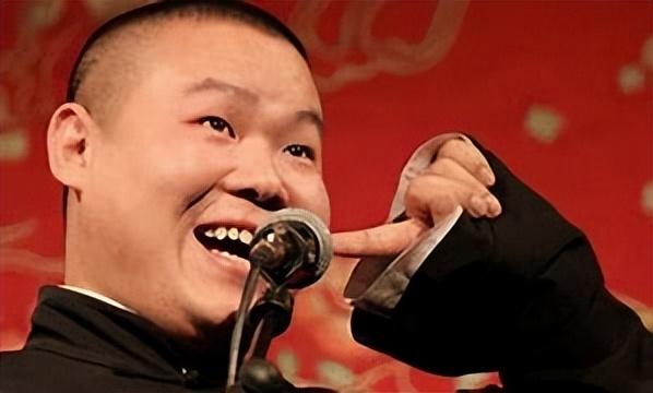 岳云鹏|砸挂口无遮拦？岳云鹏嘲讽国足被要求道歉，岳云鹏回怼不留情面