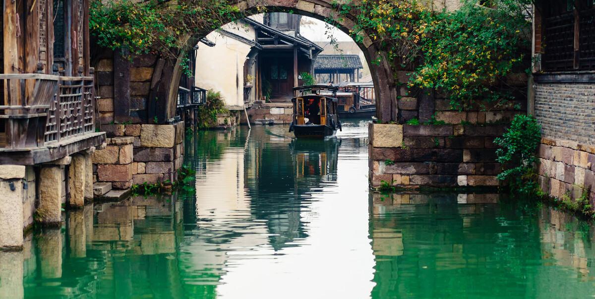 乌镇|一个没有电线杆的江南小镇投资5亿建大剧院震撼世界千年古镇乌镇