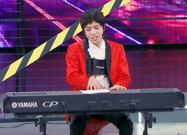 华晨宇|华晨宇自曝母亲因癌去世，回忆时哽咽落泪，为打破质疑一直努力