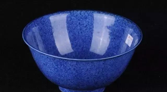 翡翠|1000元藏品,卖了2.8亿!他靠“捡漏”成为全球四大收藏家之一!