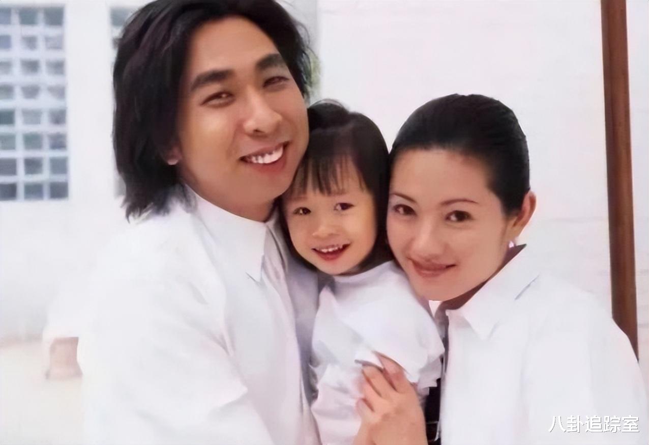 李丽珍|56岁香港性感女神大变样！坐地铁逛地摊无人识，网友：路人一枚