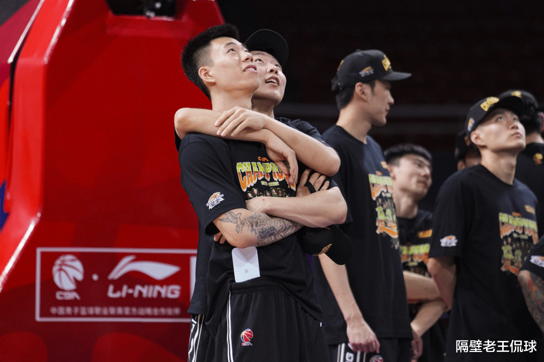 辽宁男篮|逆天改命！广东续约难题迎刃而解，辽篮麻烦大了，这个锅真不赖杨鸣