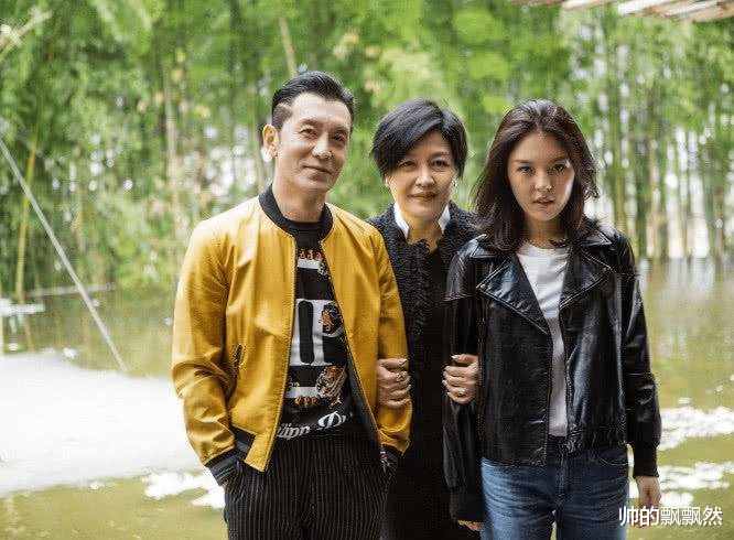 哈文|李咏的妻子哈文:陪丈夫抗癌的泪与痛,让公婆晚年不再流泪