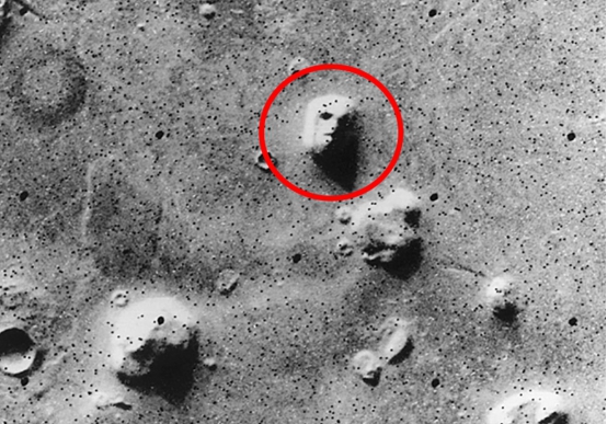 火星上出现神秘物体，外形极似“人骨”，是否能证明火星人存在？